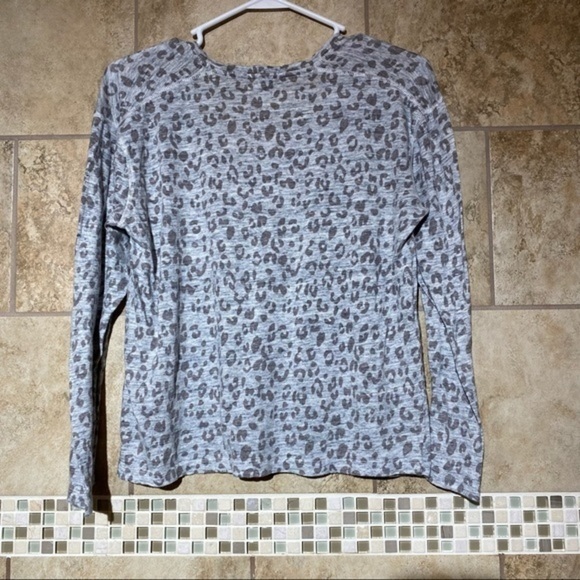 Rails Sami V-Neck Linen Cotton Blend Cheetah Print Tee S - Picture 2 of 5